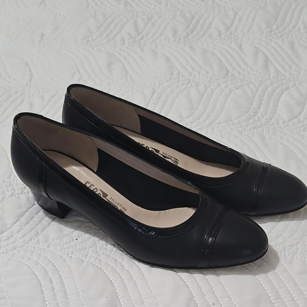 Salvatore Ferragamo Classic Black Women's Heels Sz 8.5 C